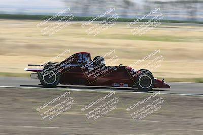 media/Jun-01-2024-CalClub SCCA (Sat) [[0aa0dc4a91]]/Group 4/Race/